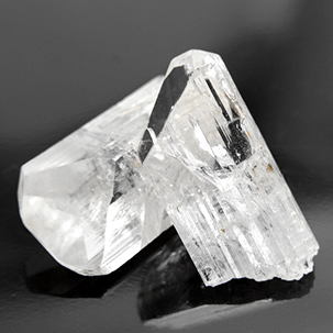 Danburite گوهرشناسی